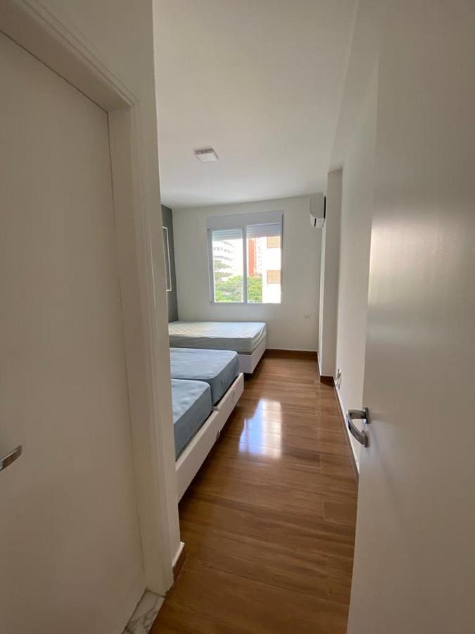 Apartamento Guaruja Pitangueiras 50 Metros Da Praia. Dış mekan fotoğraf